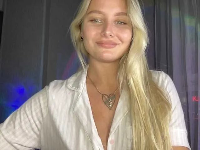 Offline Alicemiumur on BongaCams