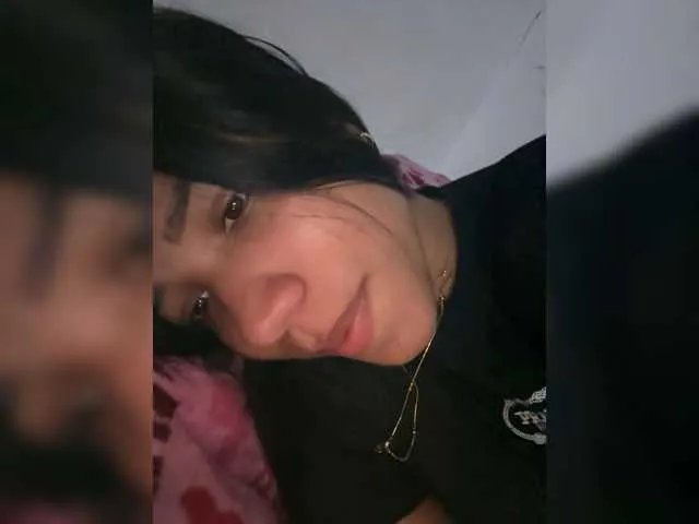 Offline Alissarhys on BongaCams