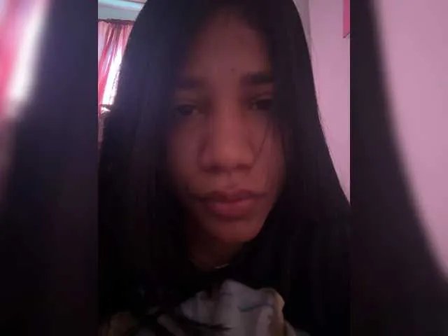 Offline Alissarhys on BongaCams