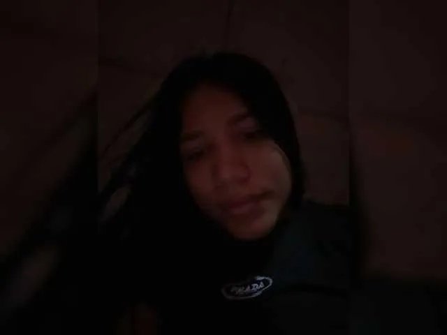 Offline Alissarhys on BongaCams