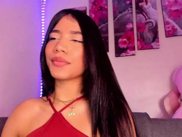 Offline Alissarhys on BongaCams