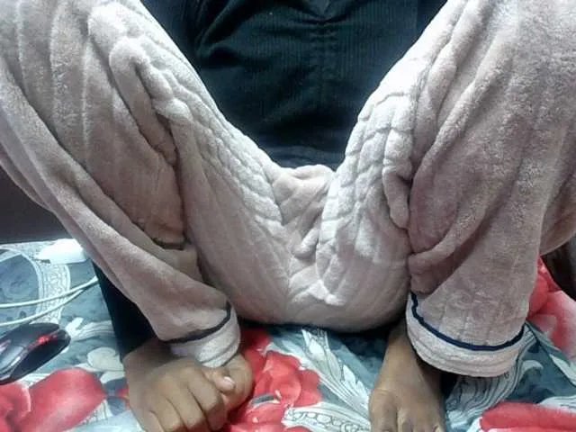 Offline Amelia25 on BongaCams