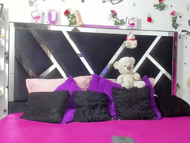 Offline Dreamgirlss on BongaCams