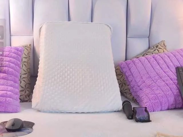 Offline IrisRoss on BongaCams