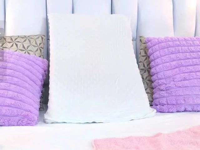 Offline IrisRoss on BongaCams