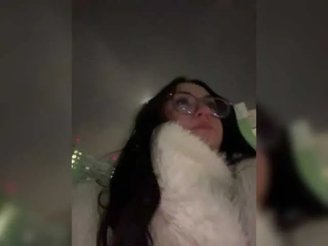 Offline karolina7 on BongaCams