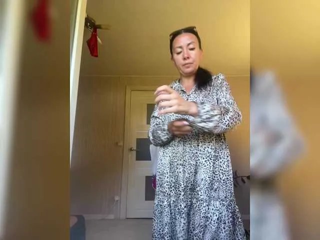 Offline KarolinaMilf on BongaCams