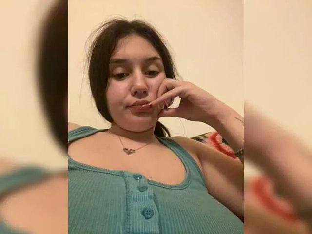 Offline LeeaRose1 on BongaCams