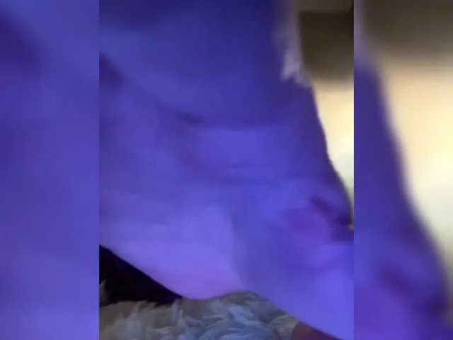 Offline Letti28 on BongaCams