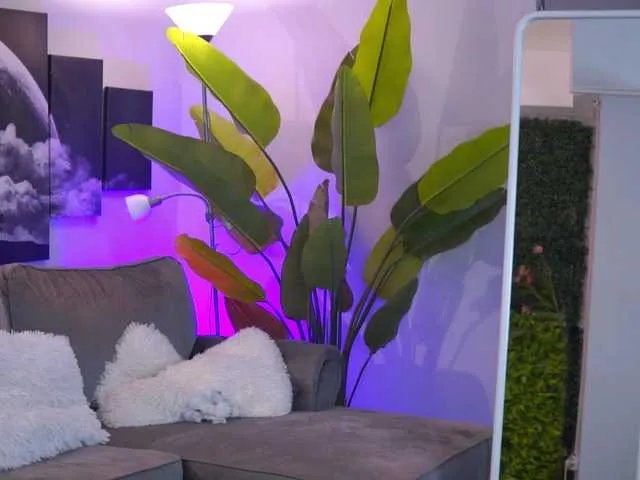 Offline RaquelleVon on BongaCams