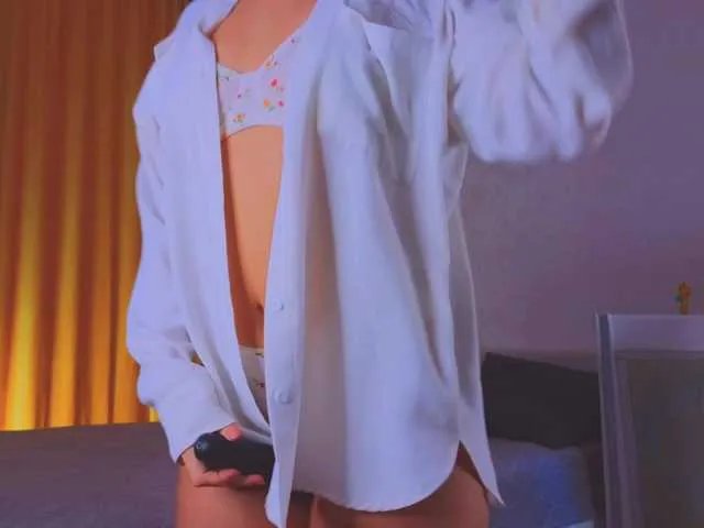 Offline RenaWong on BongaCams