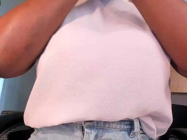 Offline SavannahStorm on BongaCams