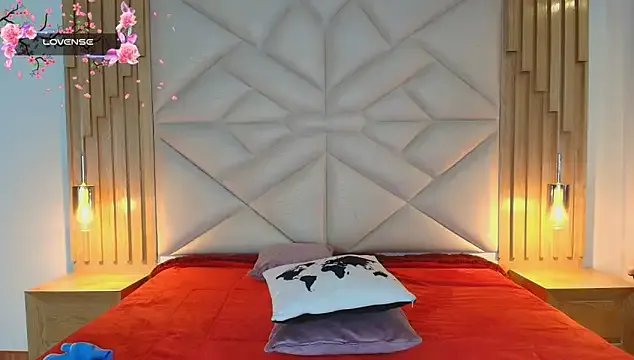 allie_pearl on StripChat 